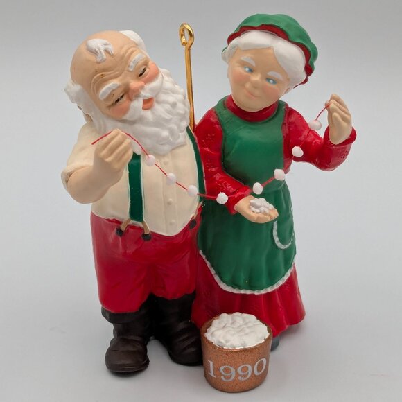 Hallmark Keepsake Popcorn Party Mr. and Mrs. Claus 1990, 5th in the Series - Picture 1 of 11